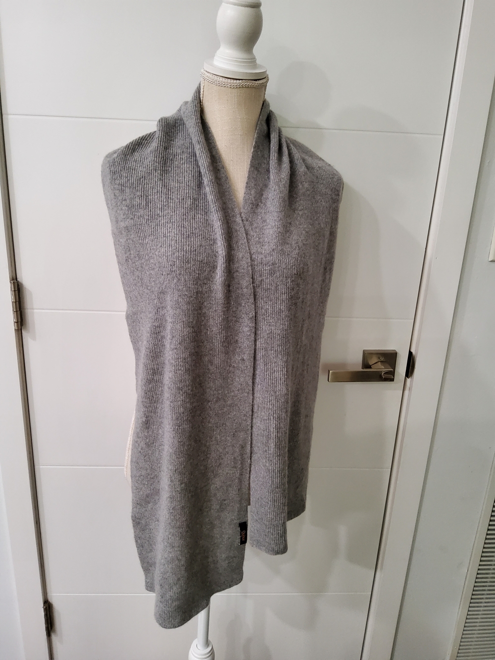 Quince Cadhmere Gray Ribbed Knit Sweater Wrap